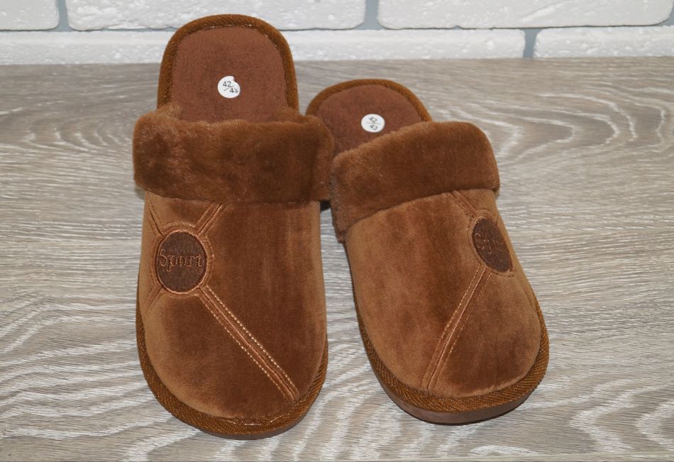 

Комнатные тапочки Plaazzo W668-2 42 (26,5 см) коричневые