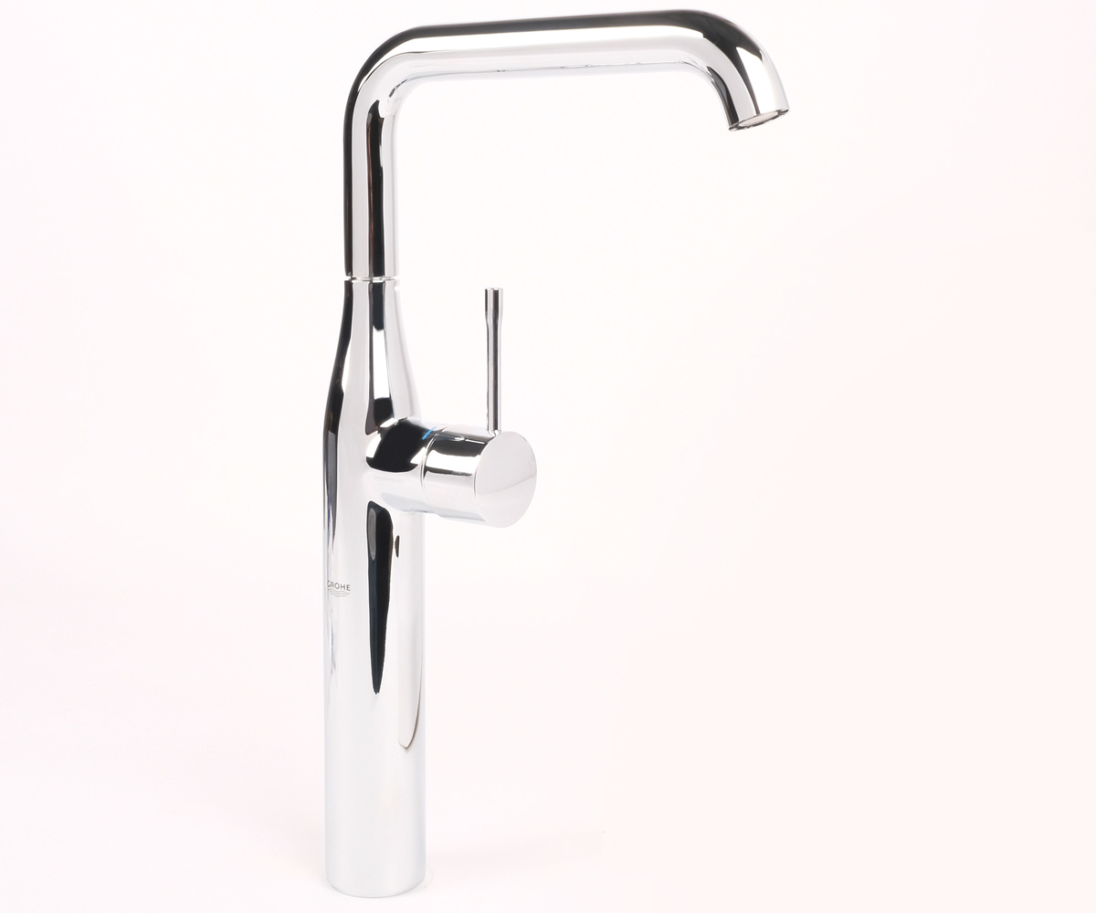 

Смеситель высокий GROHE ESSENCE NEW 32901001