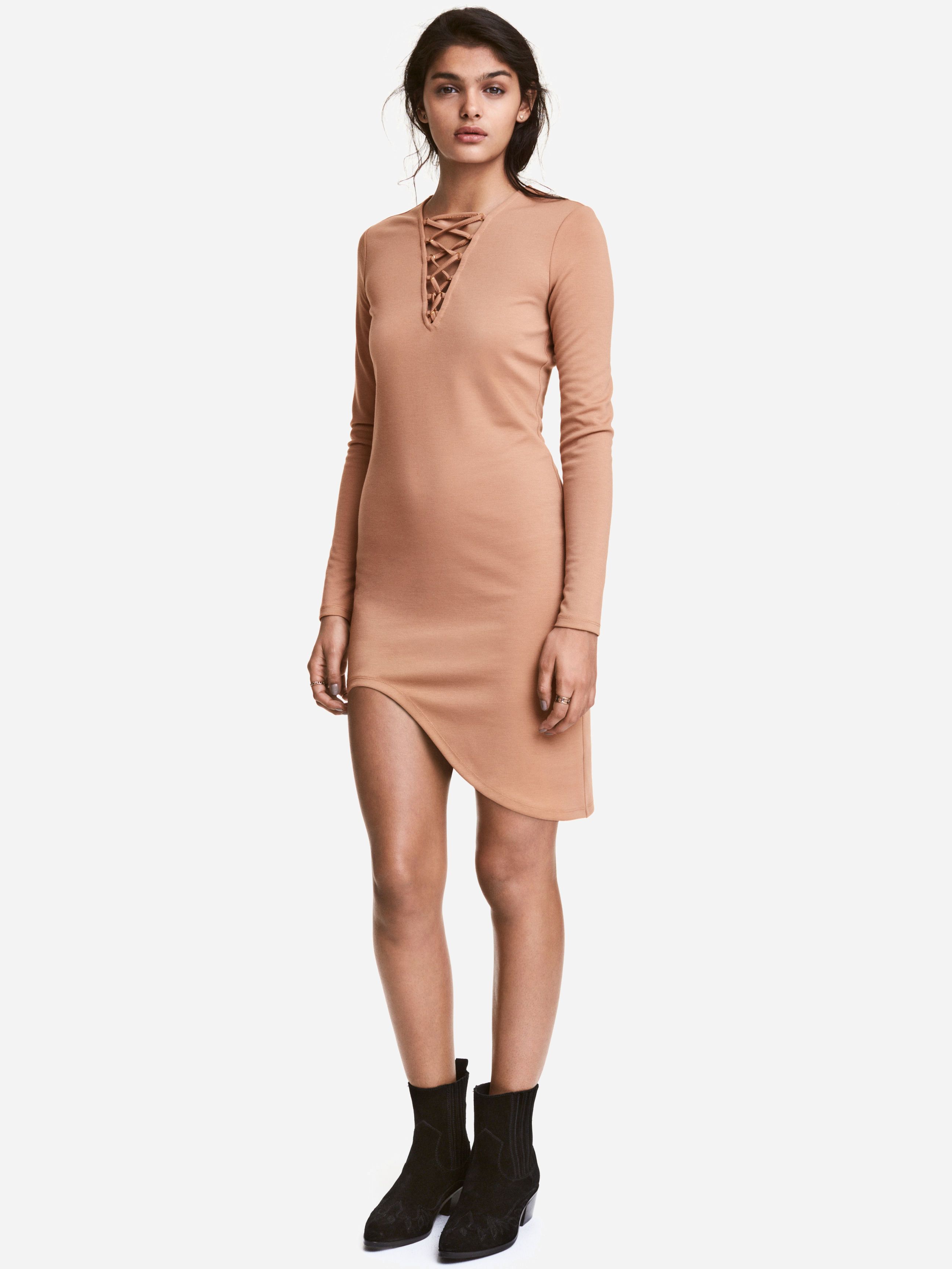

Платье H&M XAZ052320AFEI  Бежевое, Платье H&M XAZ052320AFEI 44 Бежевое