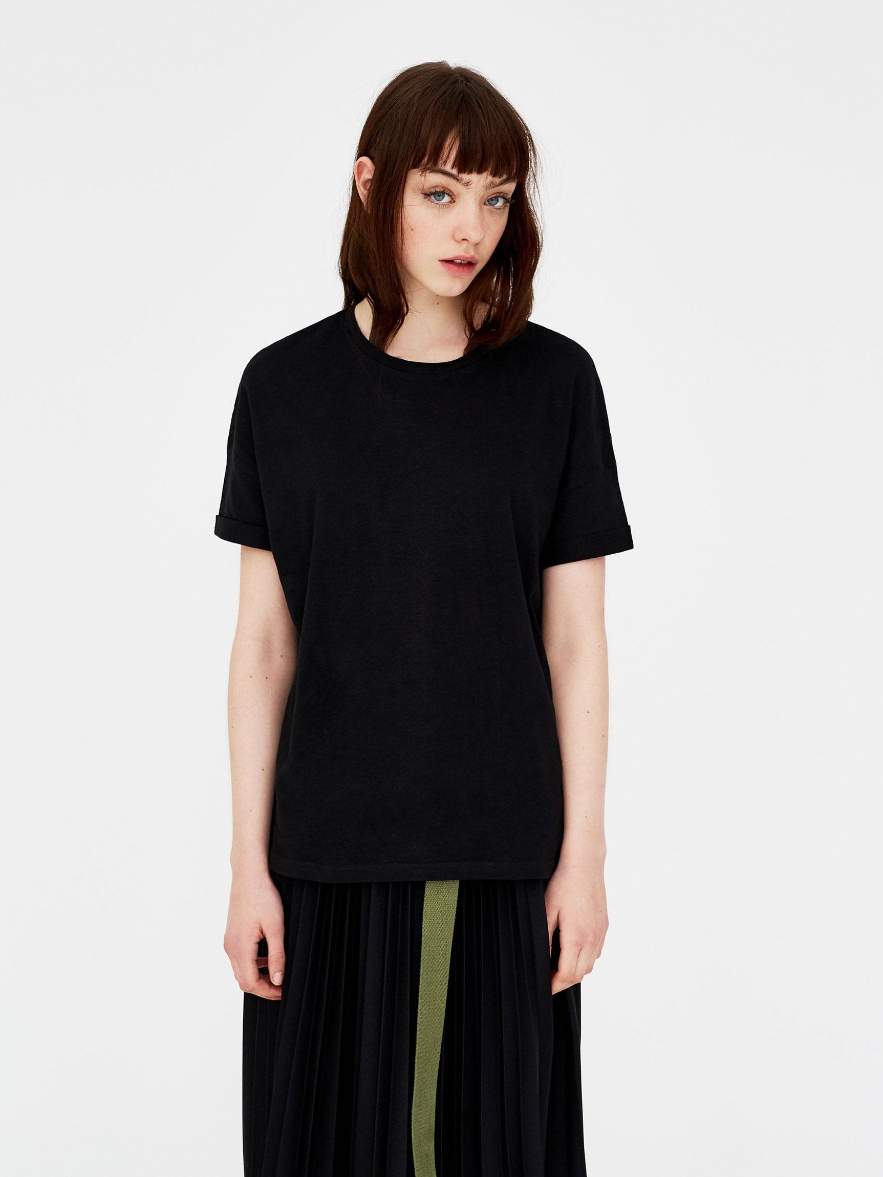 

Футболка Pull & Bear XAZ237817NLEE S Черная