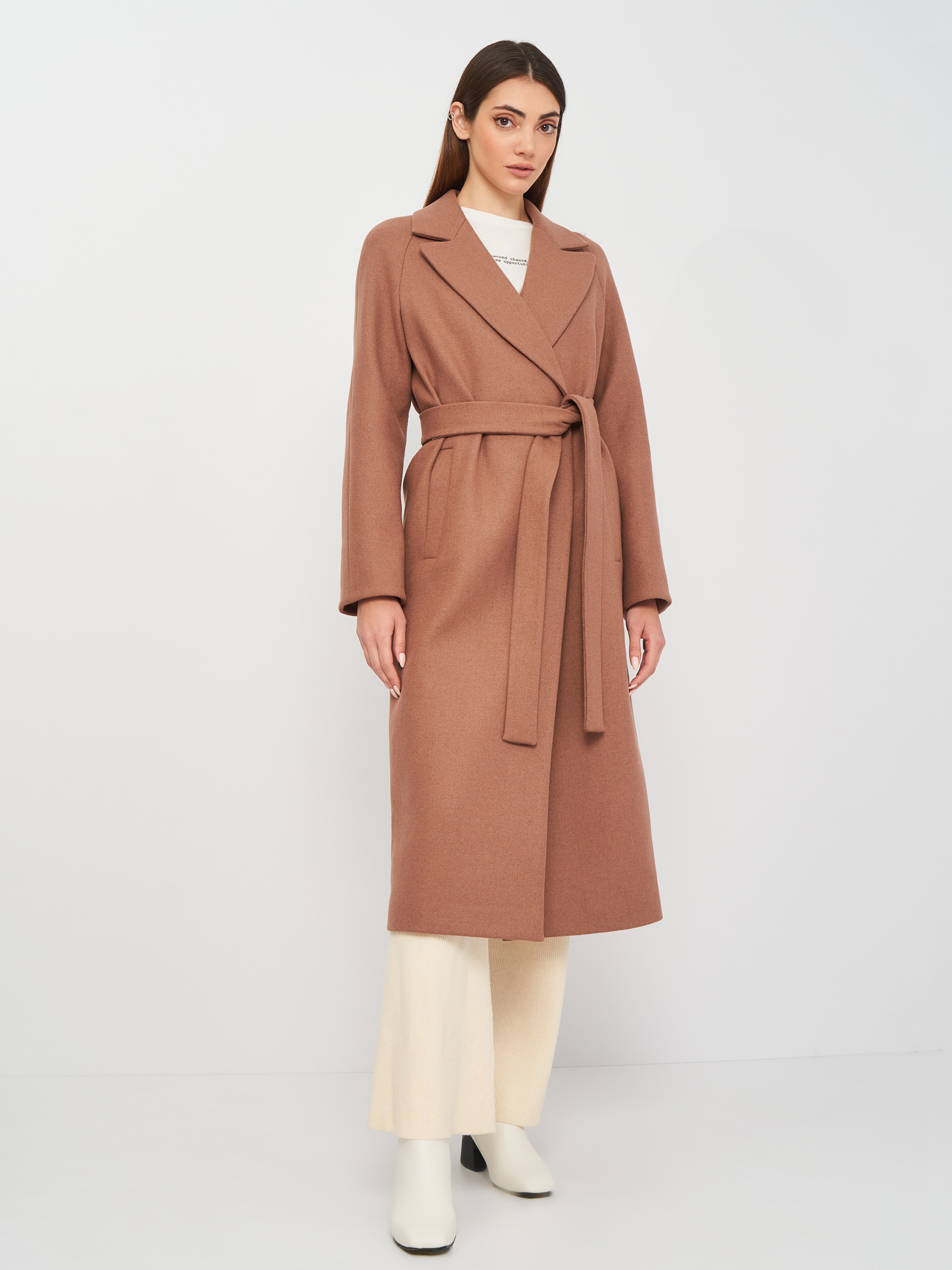 

Пальто O.Z.Z.E. D-365-6 42 Бежевое