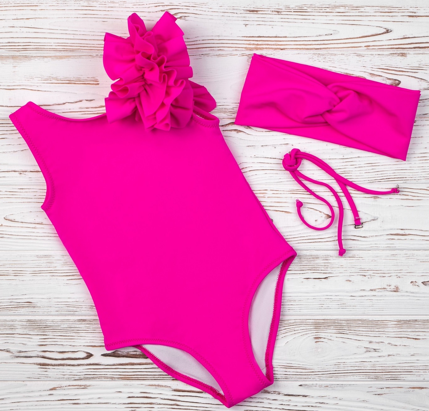 

Цельный купальник BabyLadySwim K3N013 128 см Малиновый с открытой спиной и повязкой