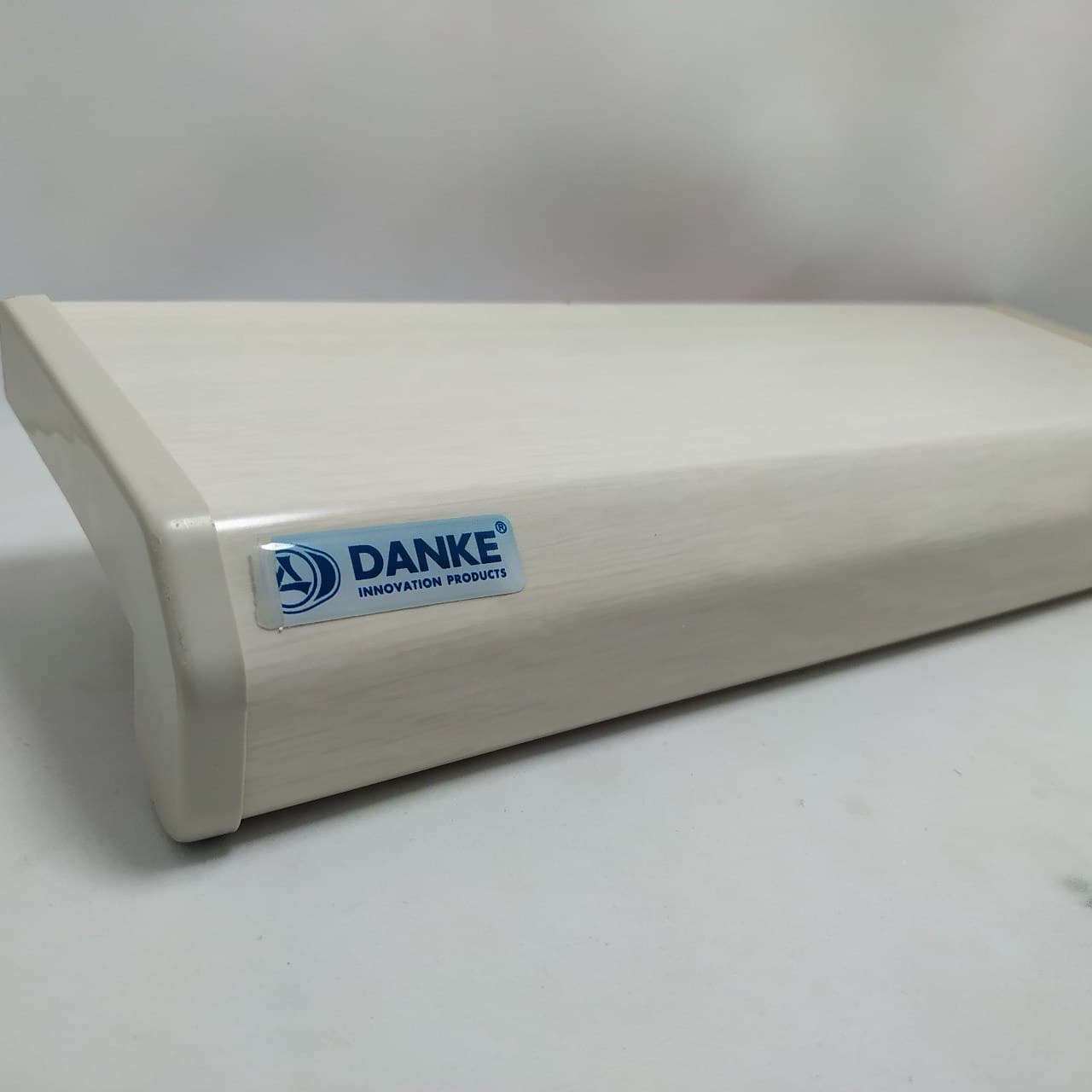 

Підвіконня Danke Premium Lalbero Bianco 1000х100мм БІле дерево
