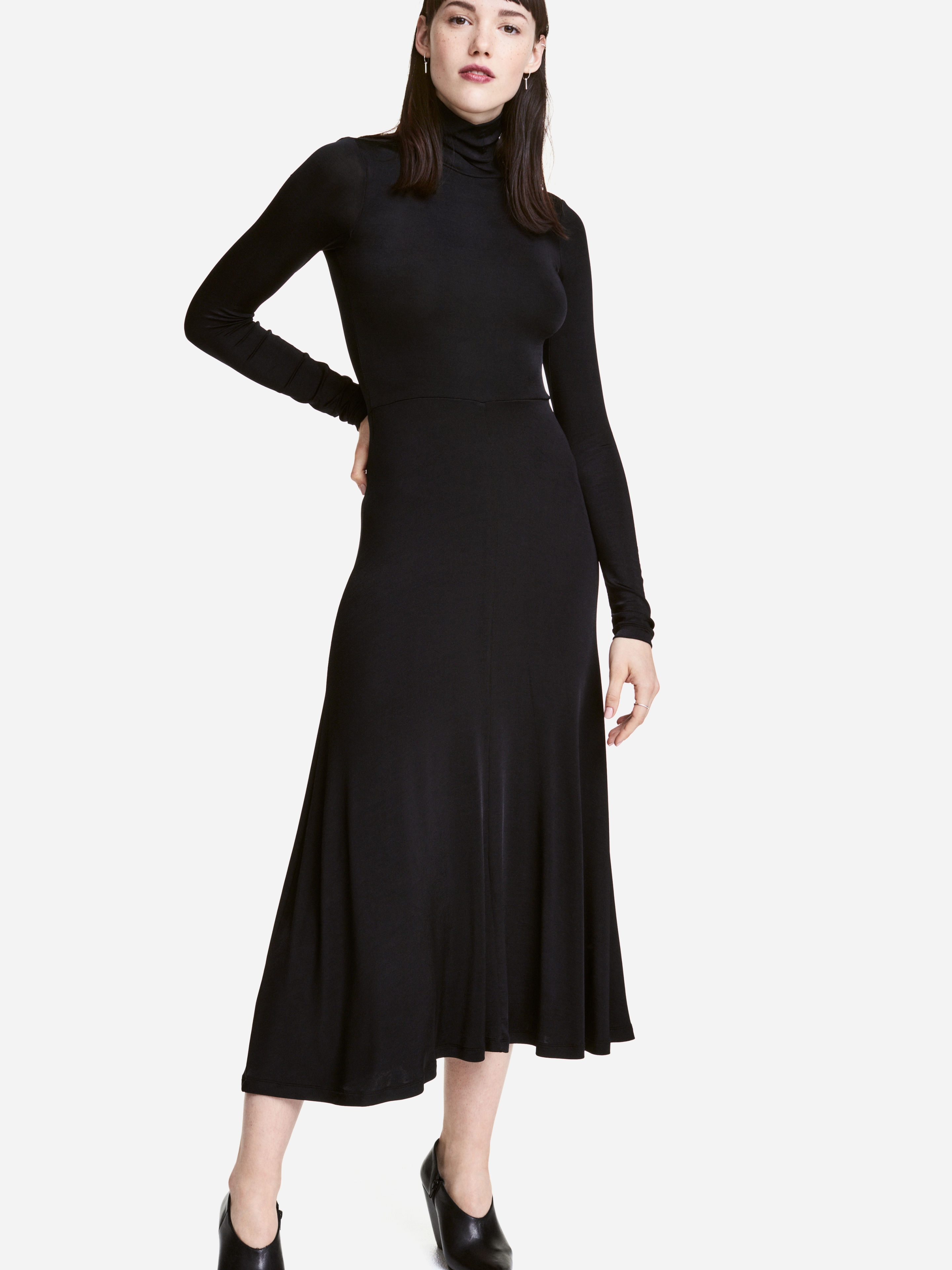 Акция на Платье H&M XAZ062187UJPD 32 Черное (DD8000003418835) от Rozetka UA