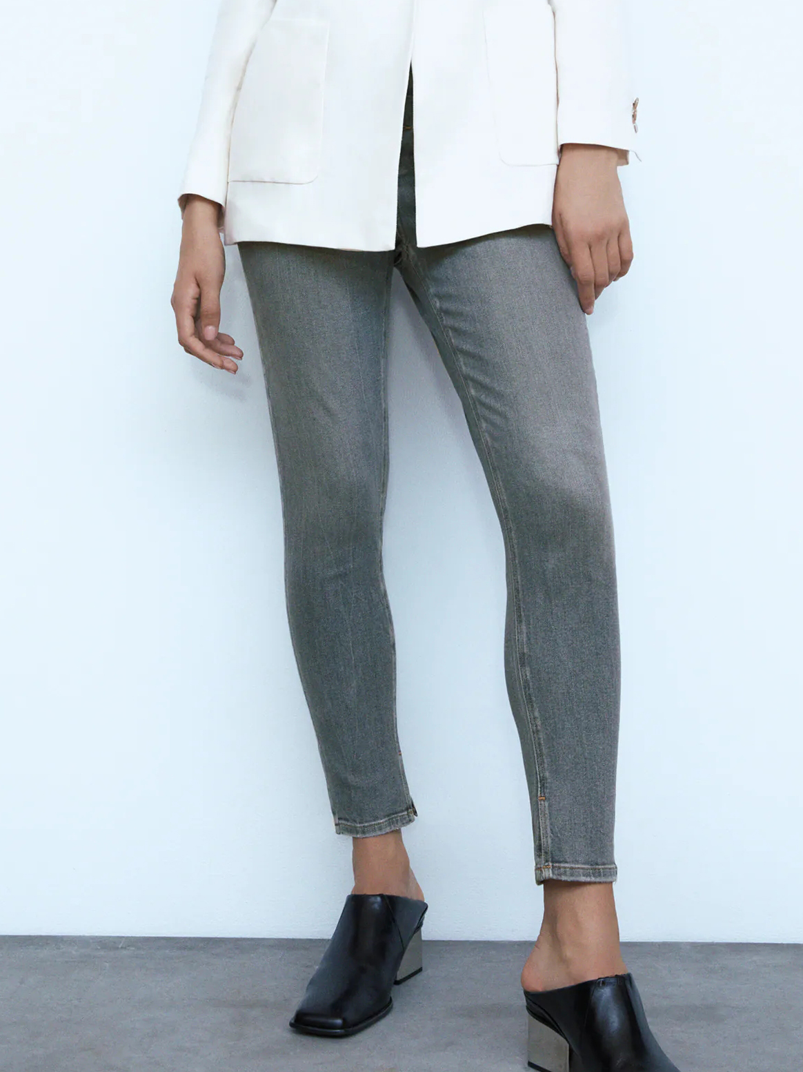 

Джинсы Zara 6164/165/802 36 Серые