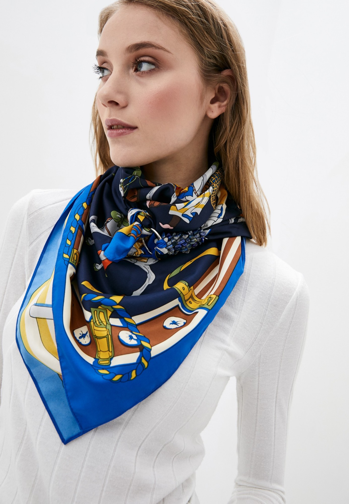 

Дизайнерский атласный платок "Роковая ночь " от бренда MyScarf