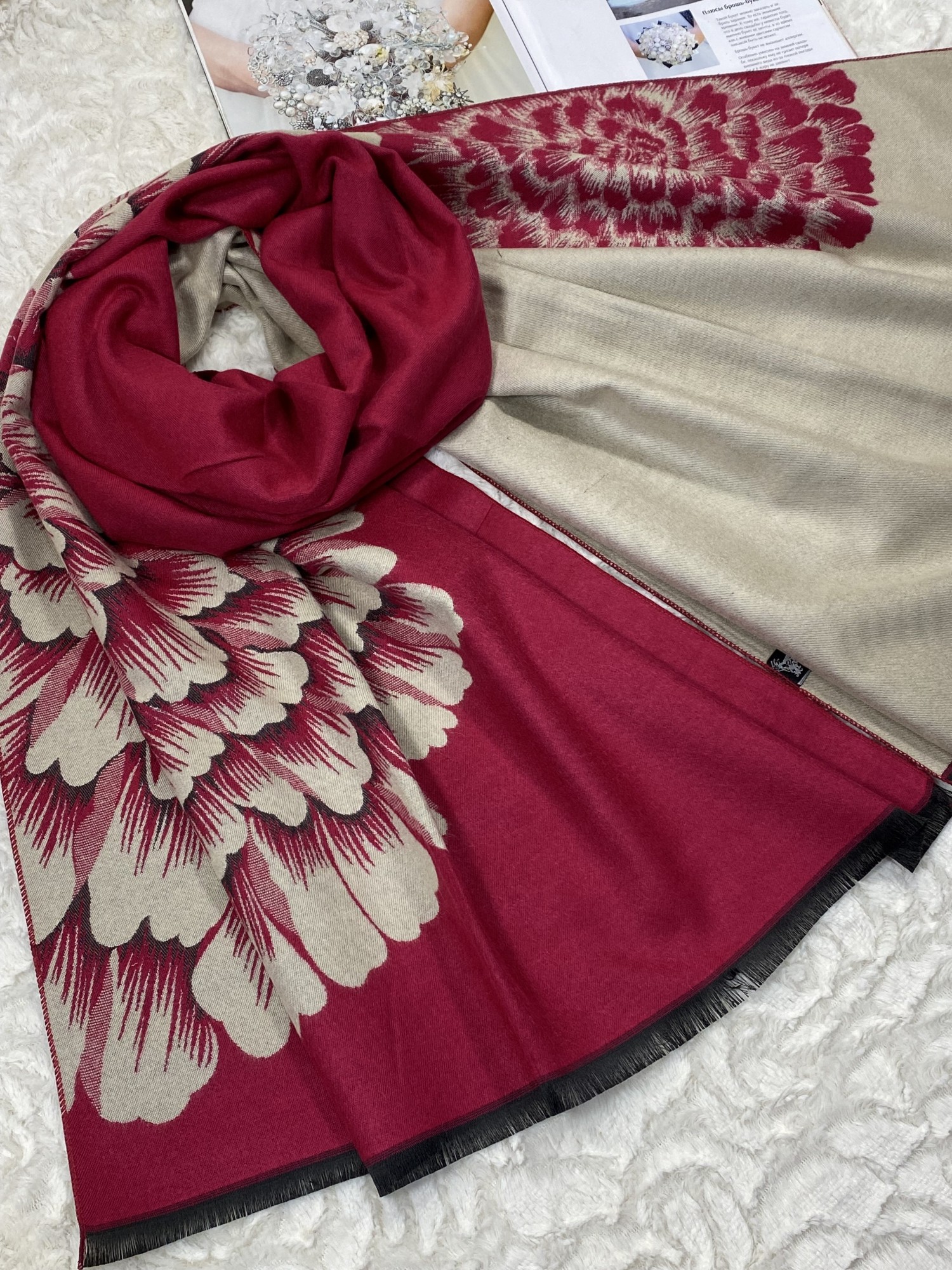 

Палантин Pashmina 190*60 см зимний двухсторонний с большим цветком розовый с бежевым