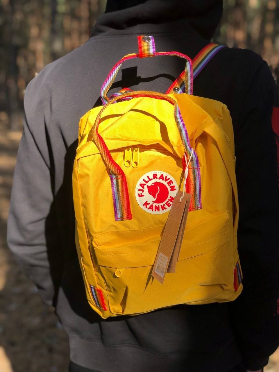 

Рюкзак желтого цвета с разноцветными ручками Fjallraven Kanken Rainbow