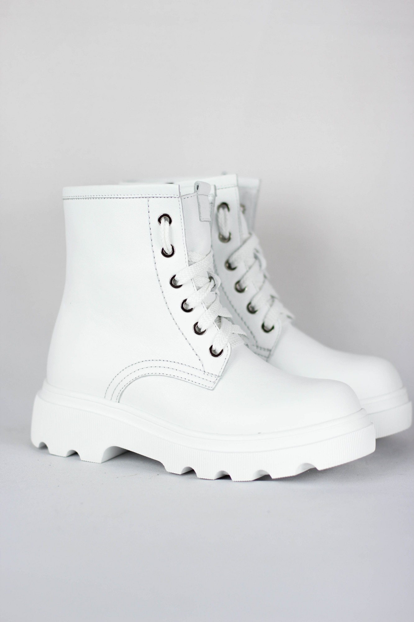 

Черевики жіночі MADIRO 40 білі