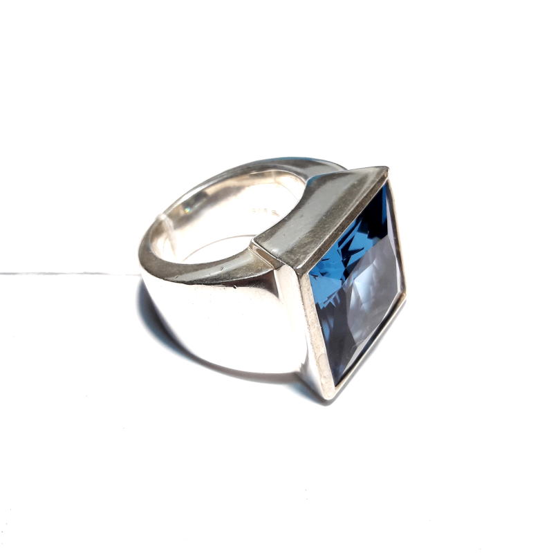 

Кольцо Thomas Sabo TR1581-1-023