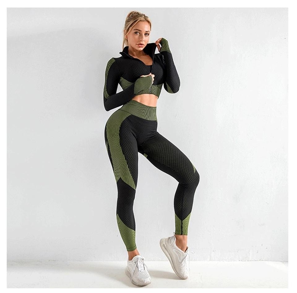 

Женский костюм для фитнеса Whatiwear тройка черно-зеленый  (1229-green, Женский костюм для фитнеса Whatiwear тройка черно-зеленый M (1229-green-M)