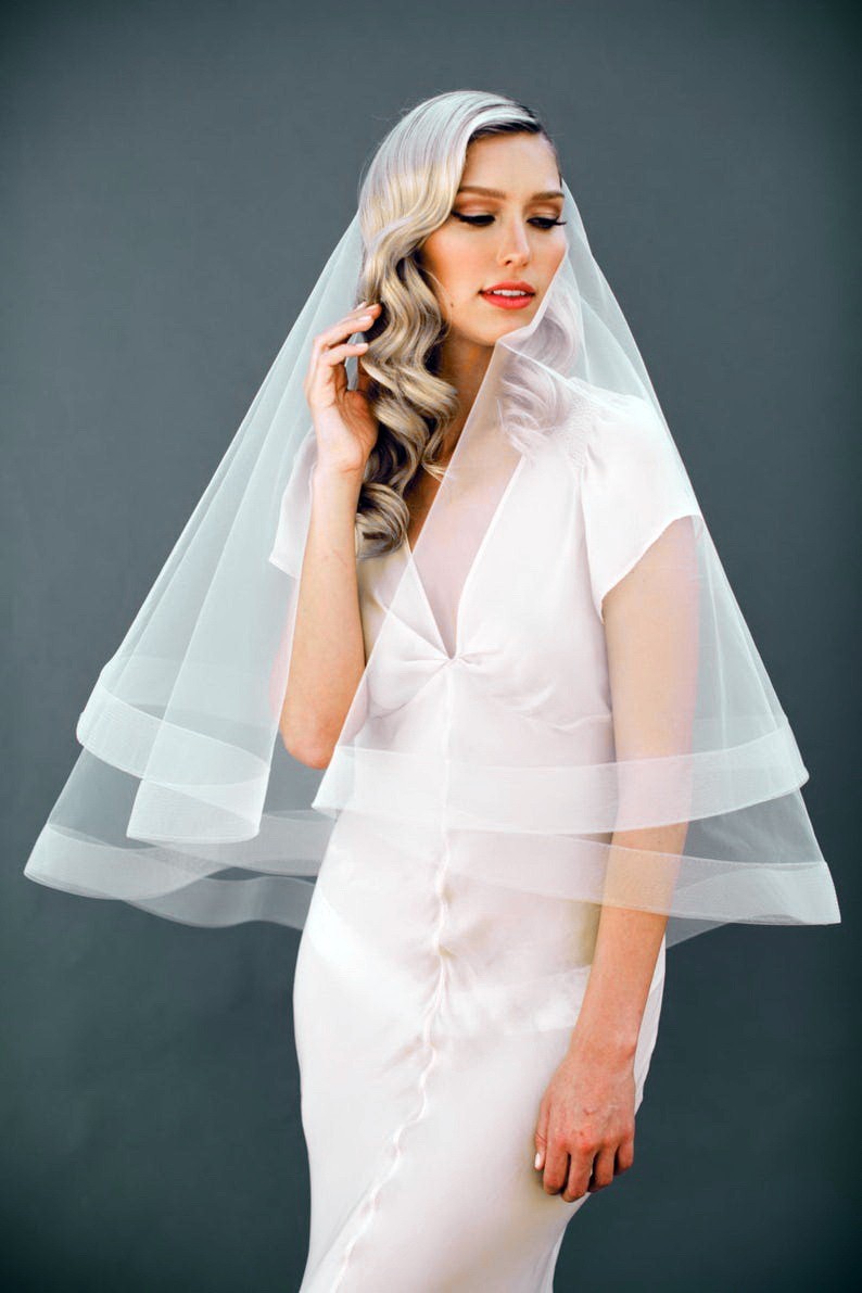 

Двухъярусная фата для невесты короткая AdalineBride даймонд айвори