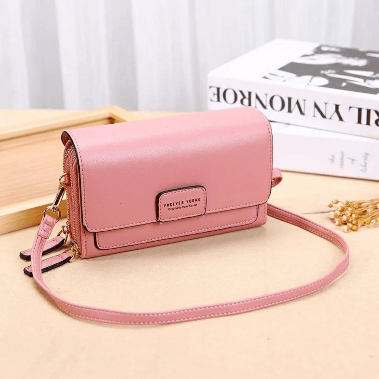 

Женская сумка кошелек Weichen маленькая через плечо розовая (1245-pink)