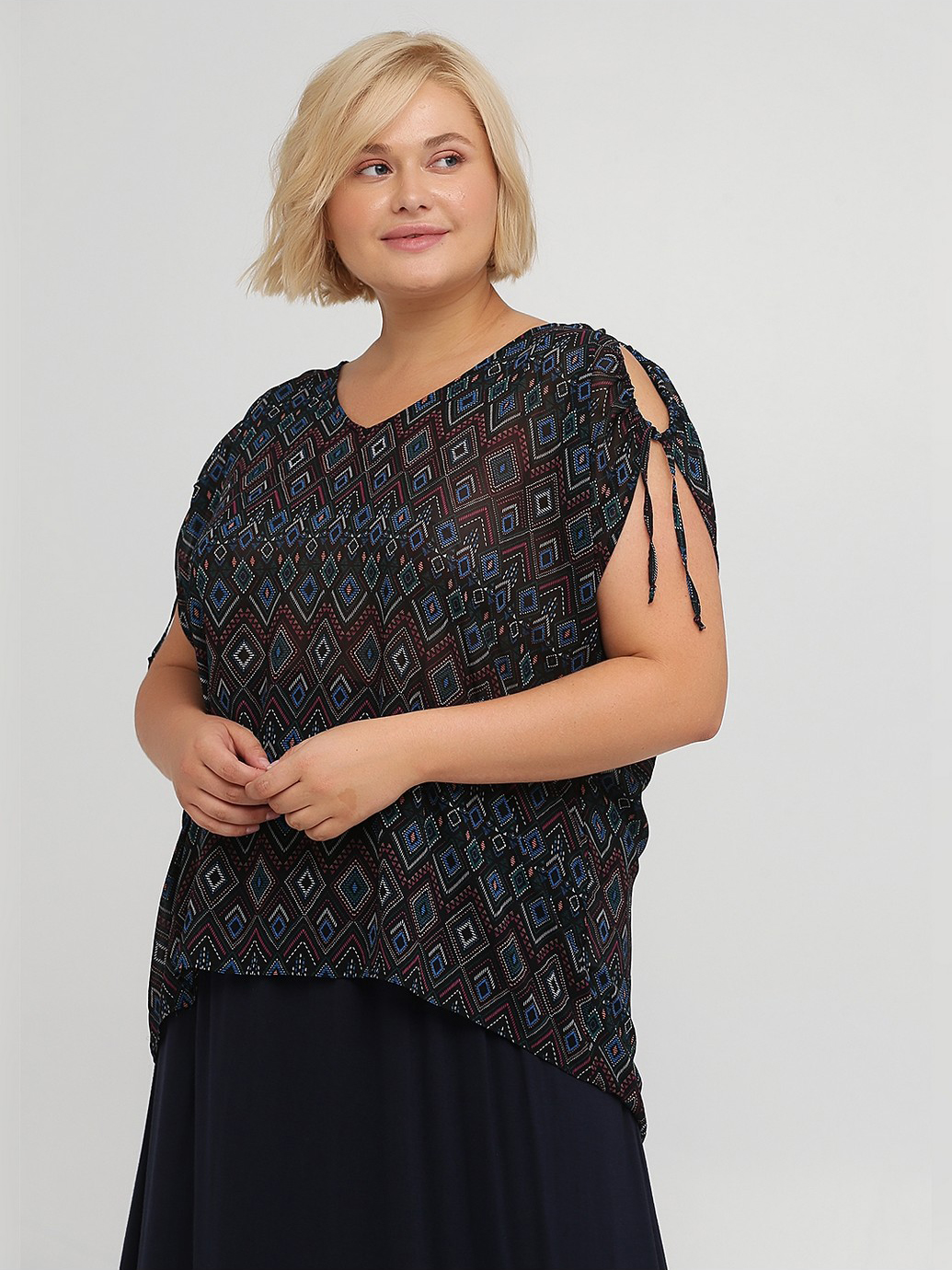 

Блузка C&A 1089927_черн.узор_01  Черная, Блузка C&A 1089927_черн.узор_01 40 Черная