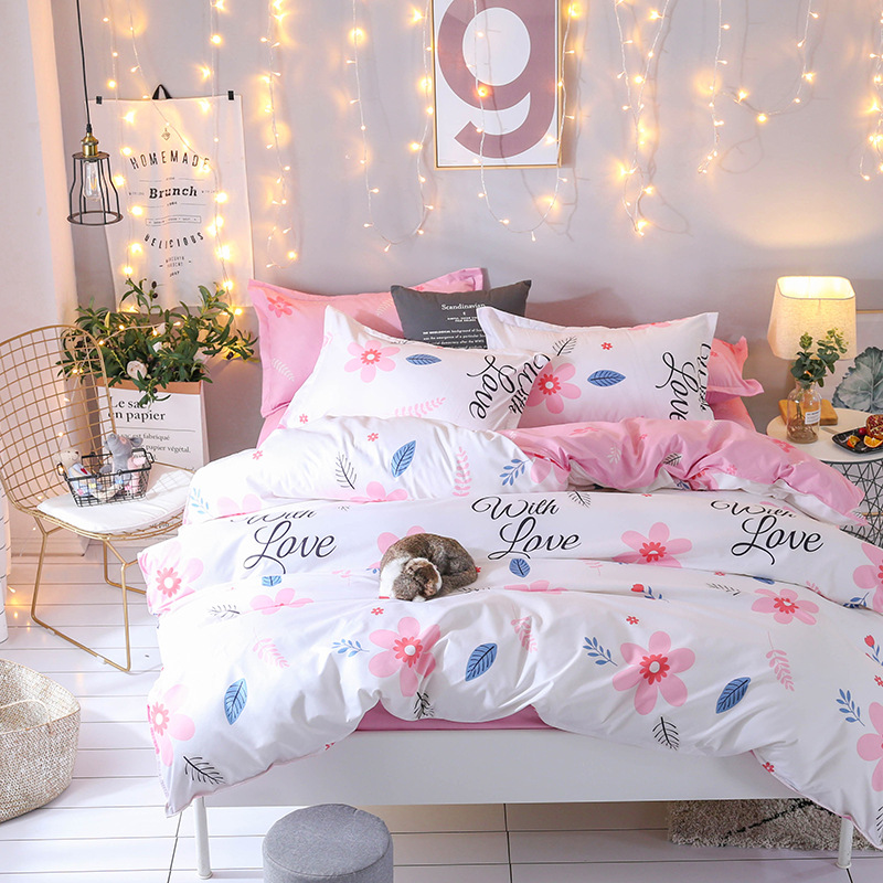 

Комплект постельного белья с цветочным принтом розовый Love (полуторный) Berni Home Розовый
