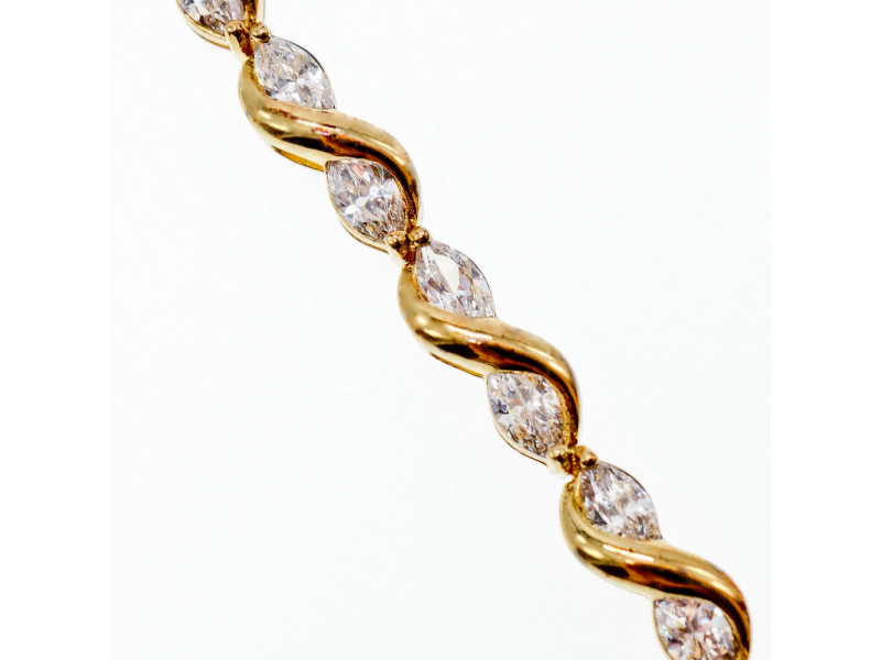 

Серебряный браслет в позолоте с фианитами Шарм Sky Jewelry 003095