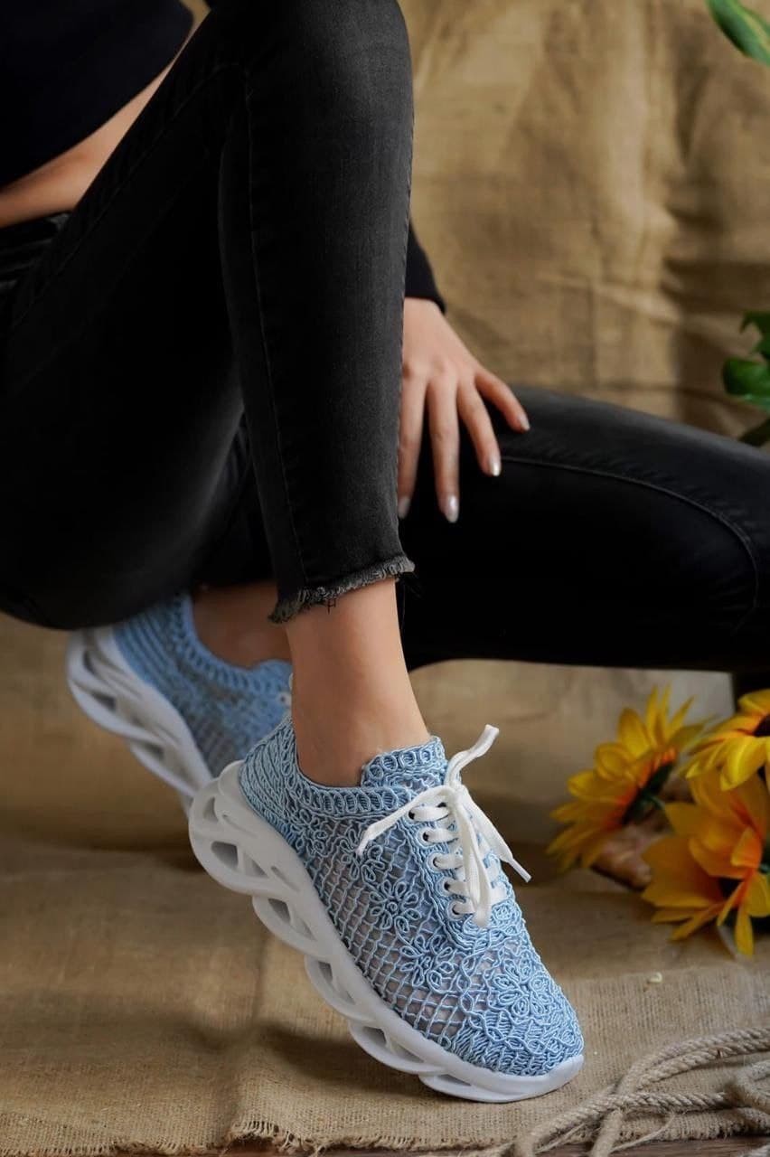 

Кроссовки женские летние голубые 40р.