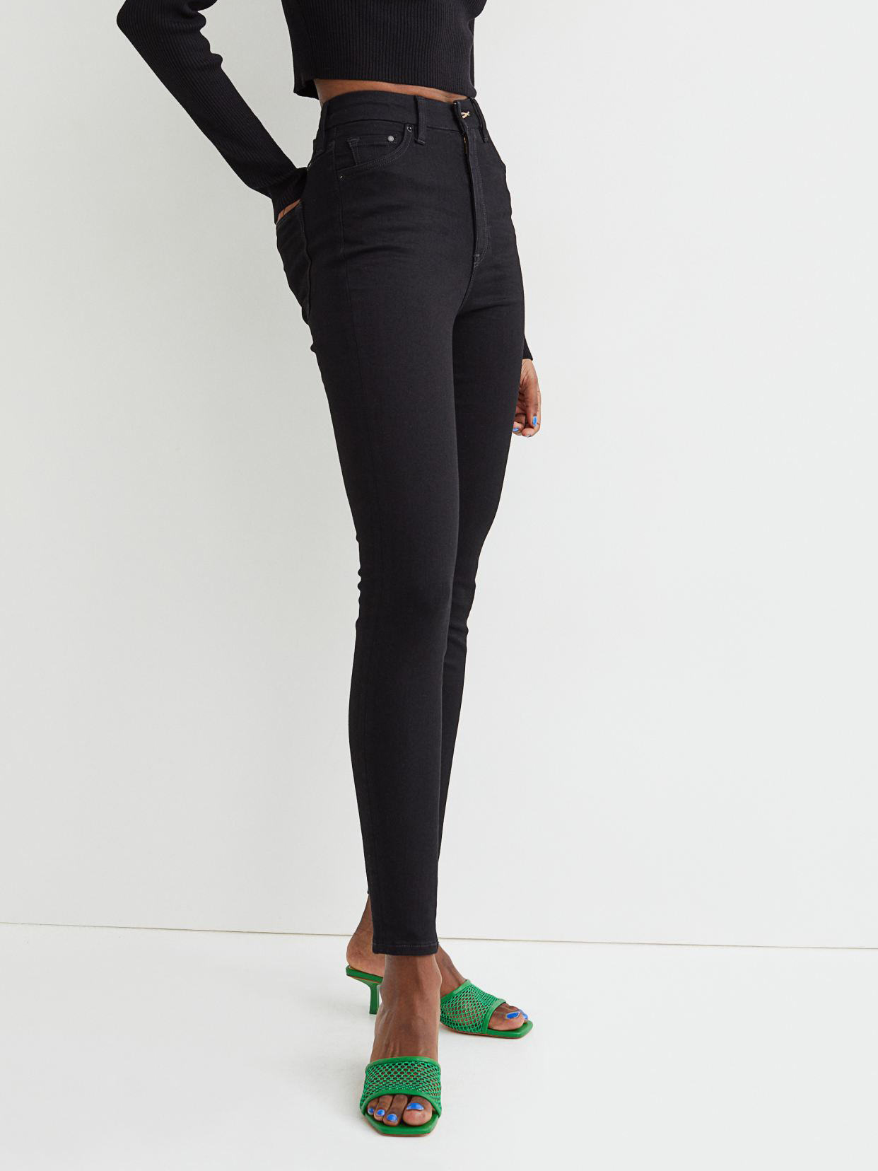 

Джинсы H&M 110-8829002 36 Черные