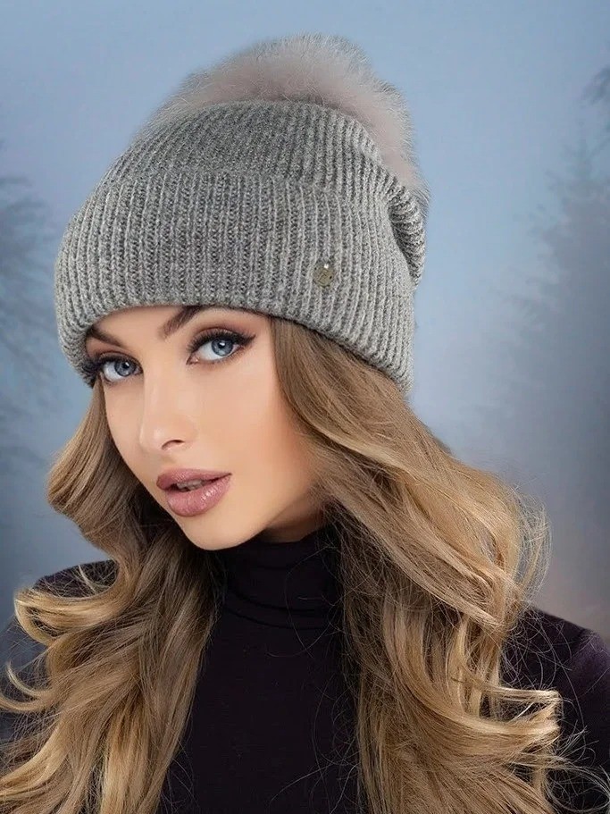 

Шапка женская с большим песцовым помпоном Лима бежевая, Шапка женская с большим песцовым помпоном Лима бежевая One Size