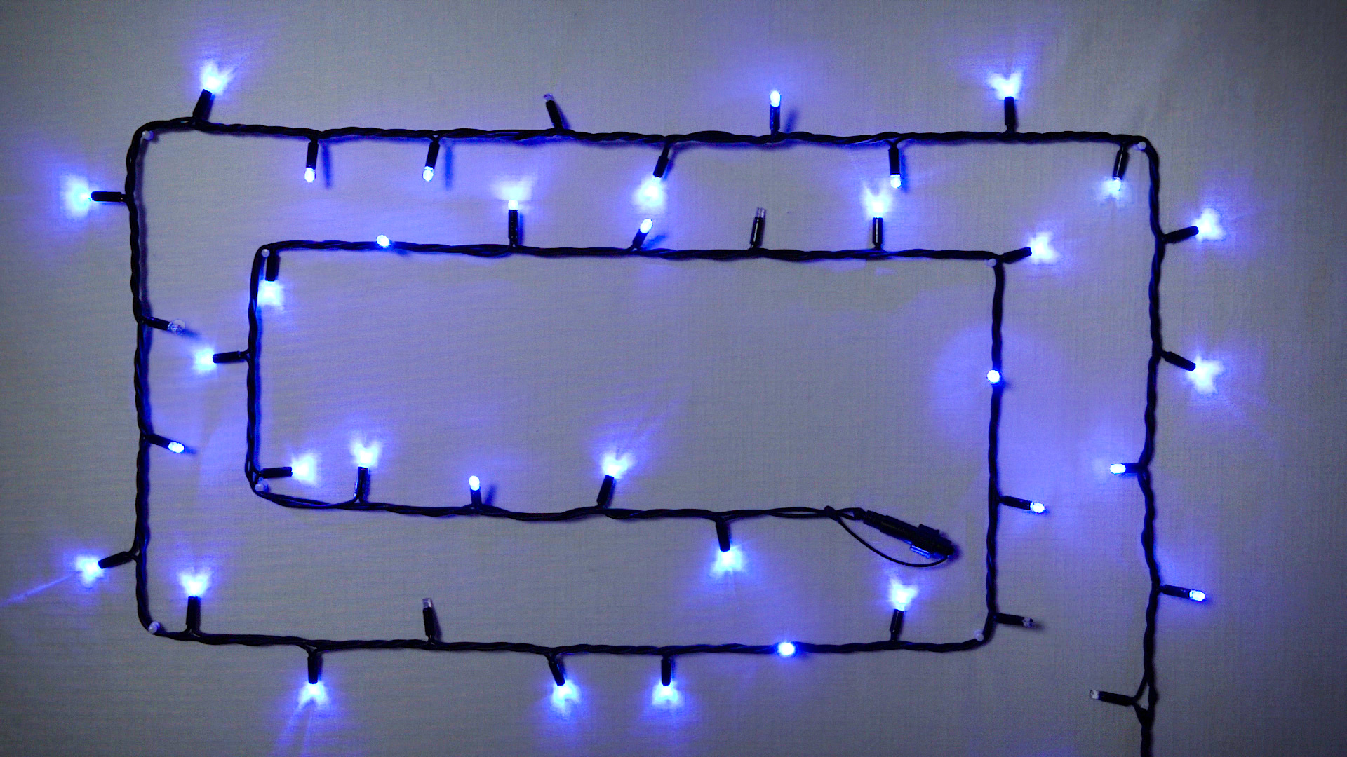 

Светодиодная гирлянда Delux String 100LED IP44 EN 10 м Синий/черный (90016605)