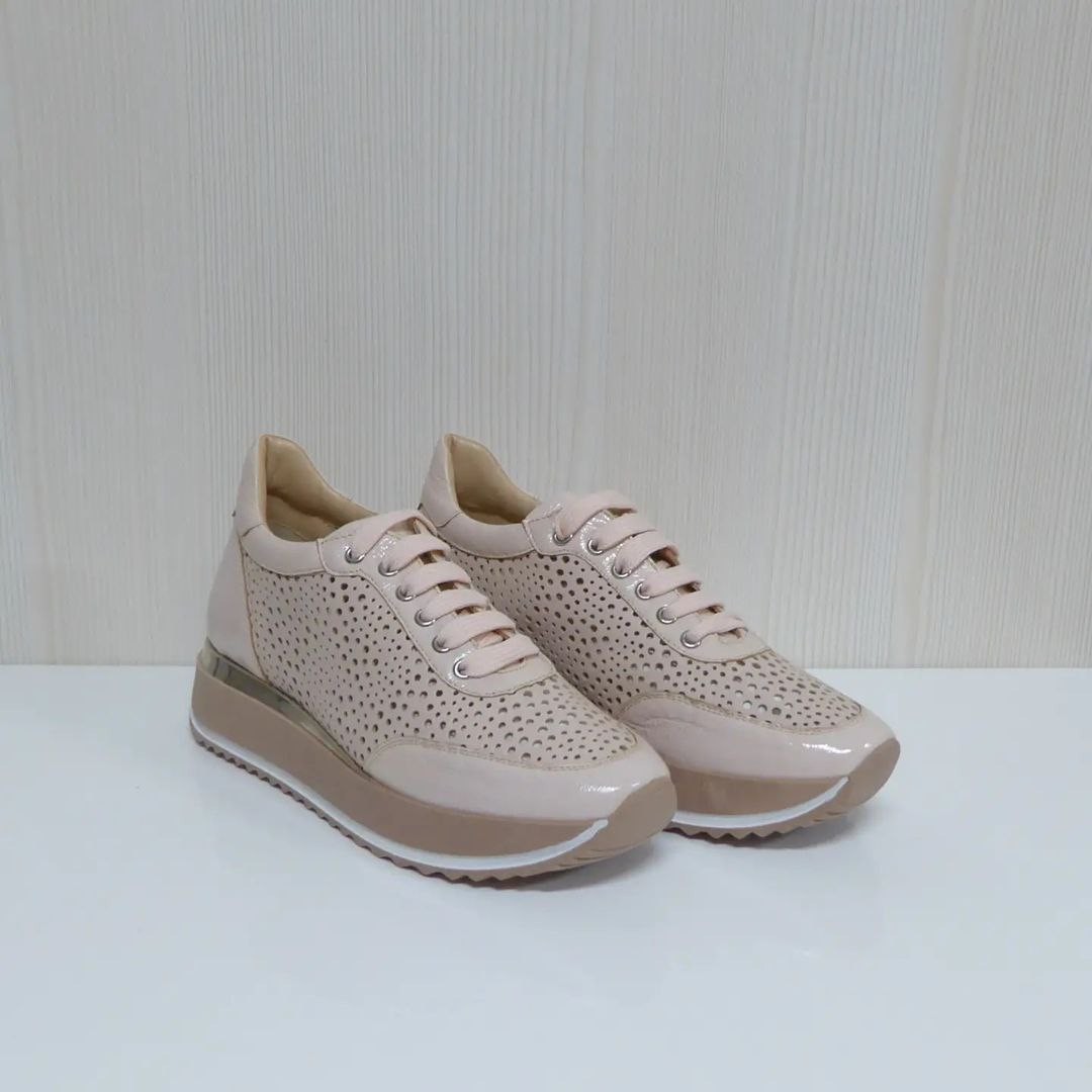 

Женские кроссовки Kelton 37 Бежевые