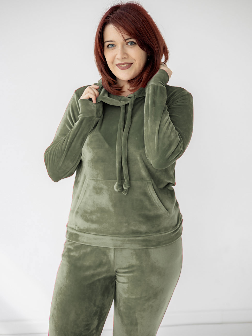 

Велюровый костюм size+: худи + штаны Хакі 3 XL Vikamoda 3326