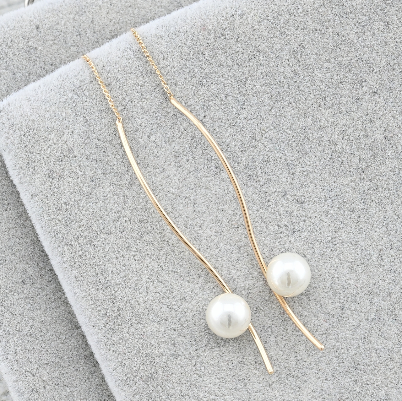 

Серьги Xuping протяжки 35535 размер 90х6 мм искусственный жемчуг вес 1.1 г позолота 18К