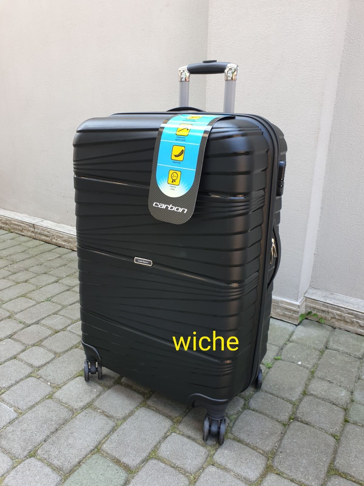 

Чемодан CARBON 2020 чорний розмір L