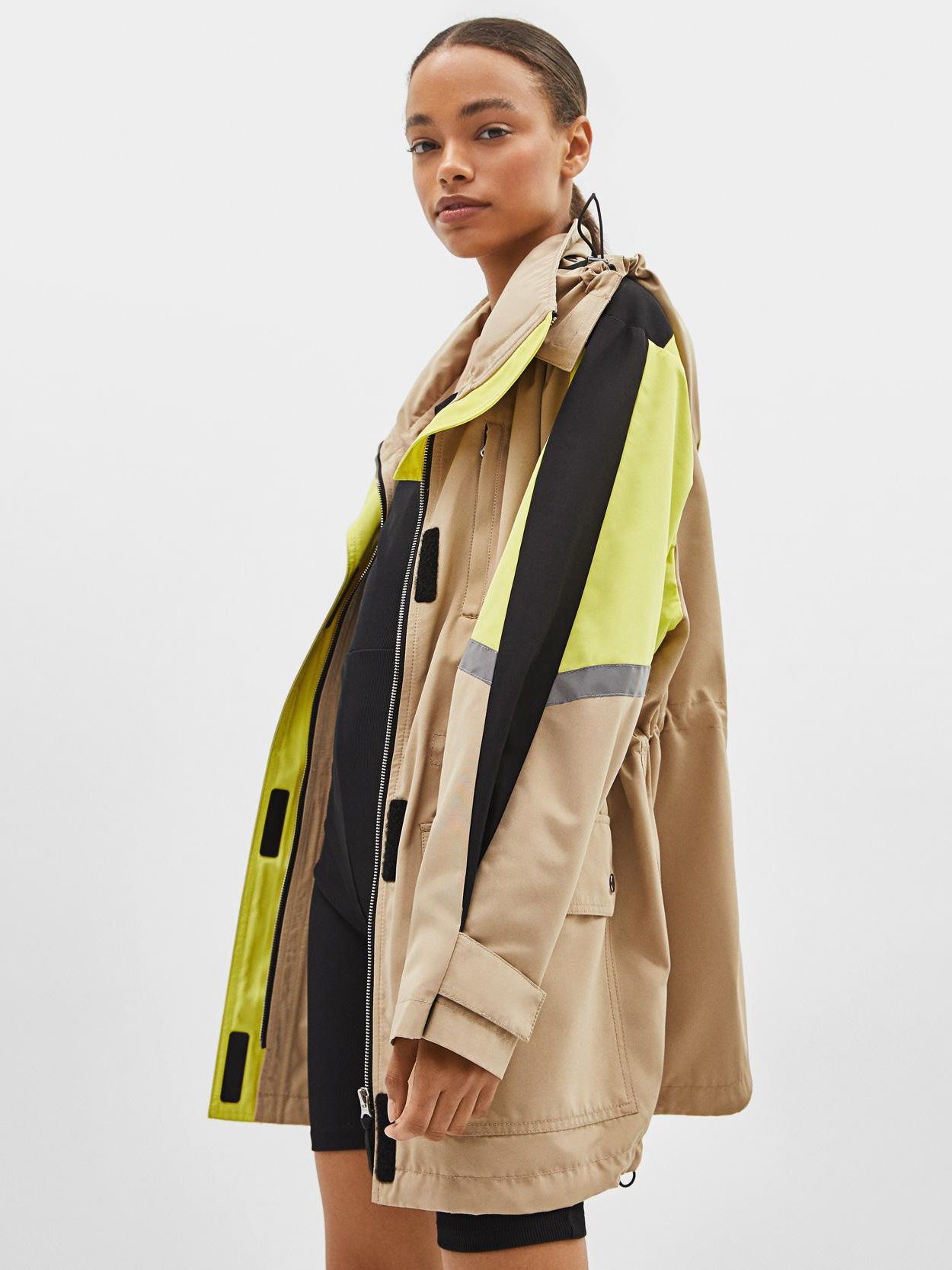 

Парка Bershka XAZ231504KHPG L Бежевая