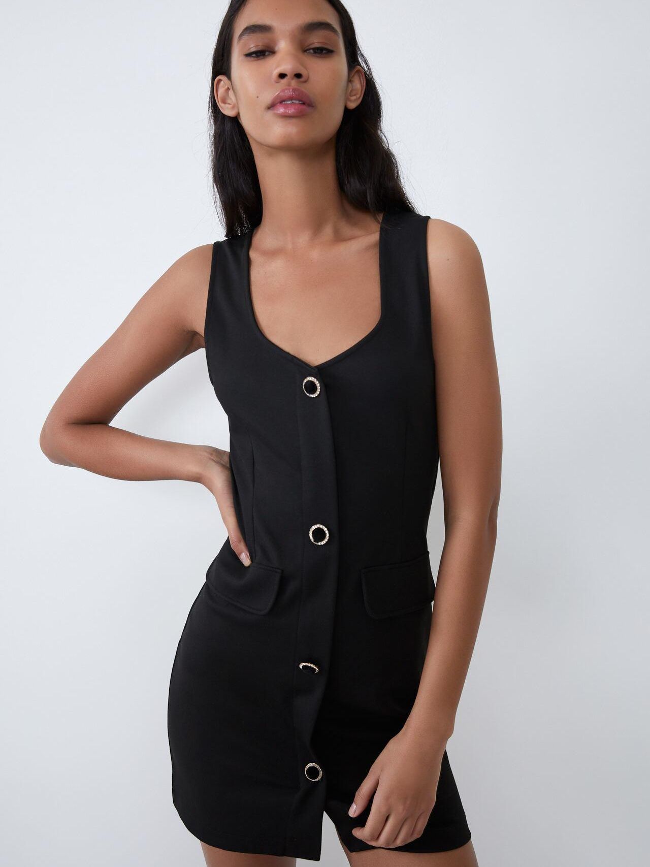 

Платье Zara XAZ239855ARTA M Черное