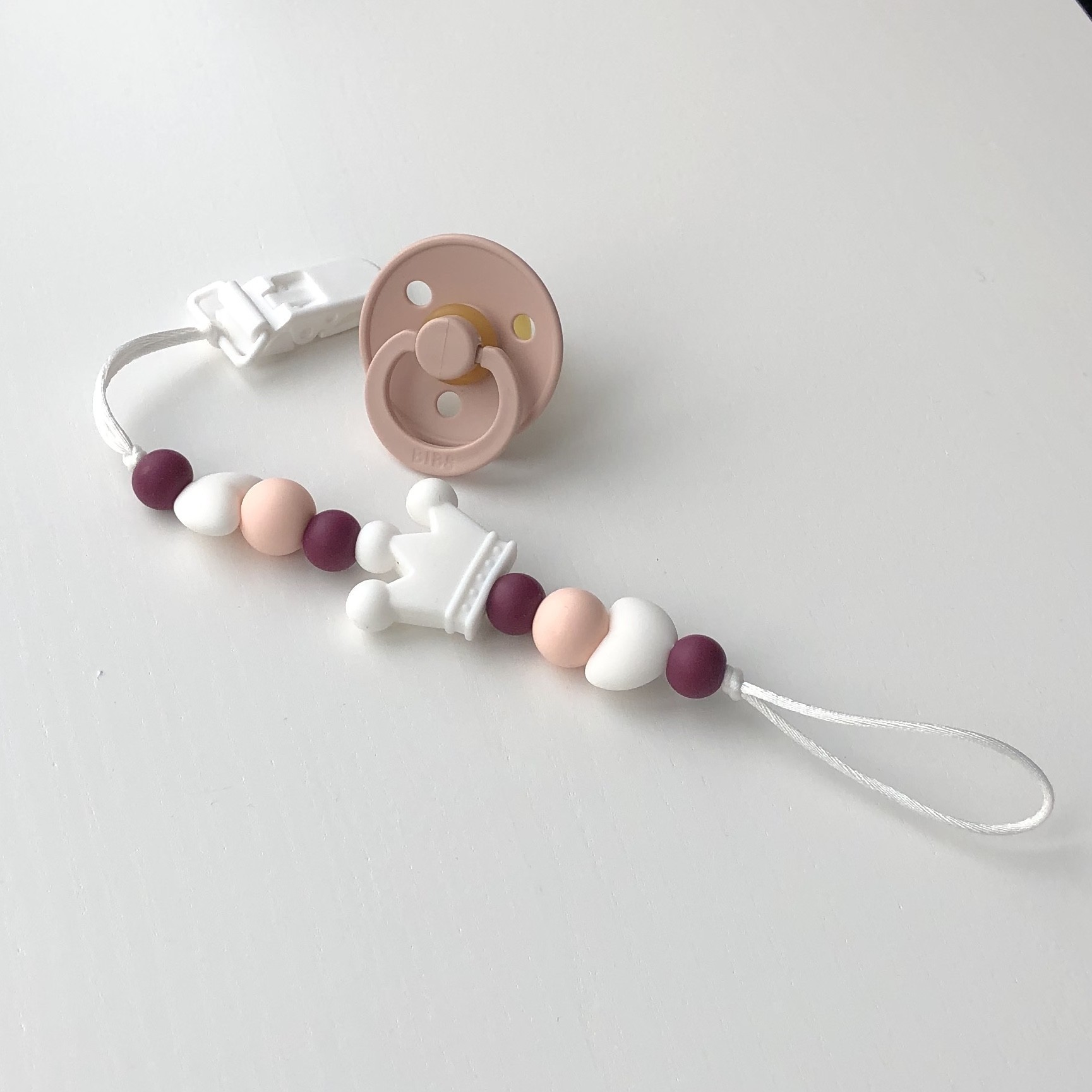 

Пустышка BIBS COLOUR и держатель Баловень Glaze