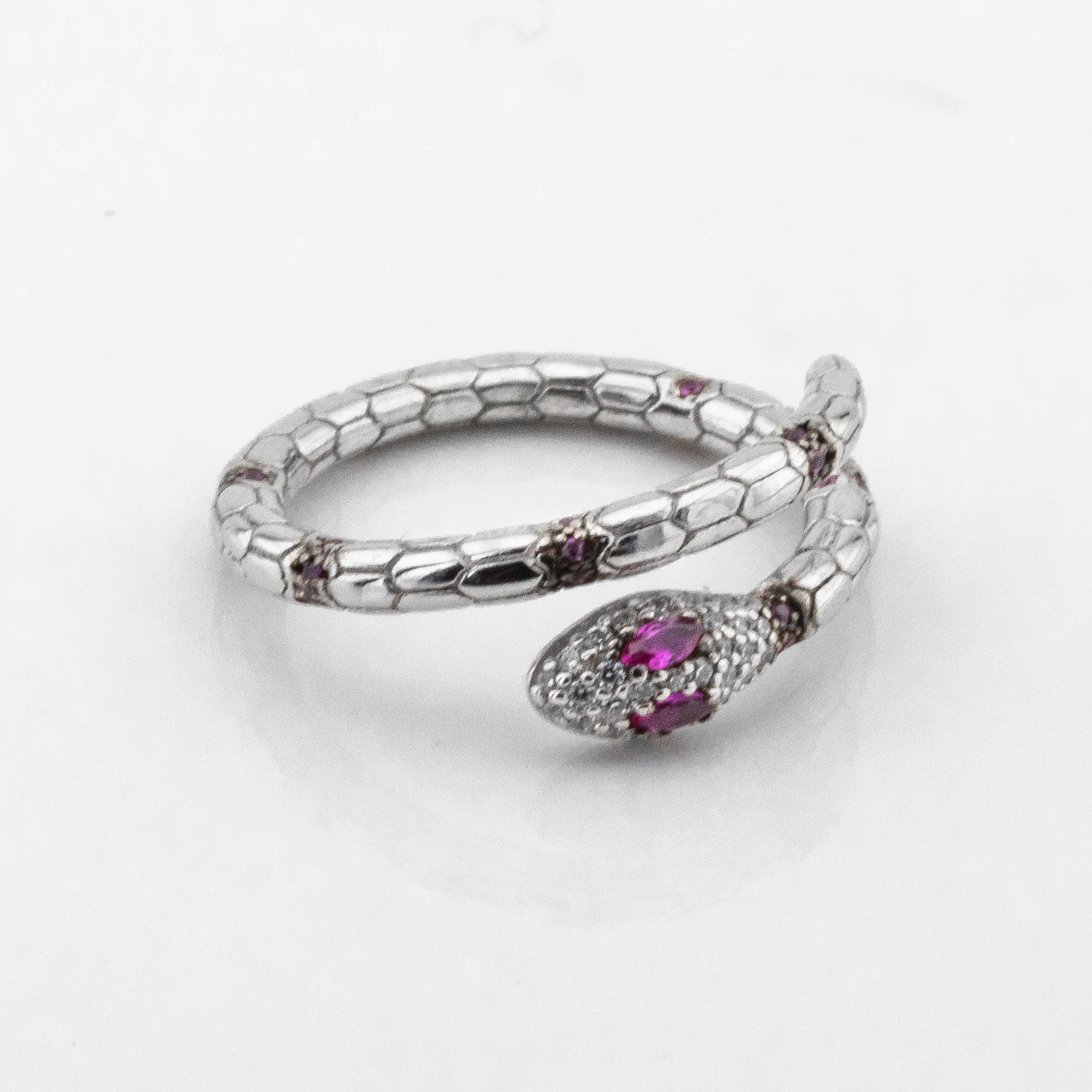 

Серебряное кольцо Змея K111762 Диамант, 16 размер