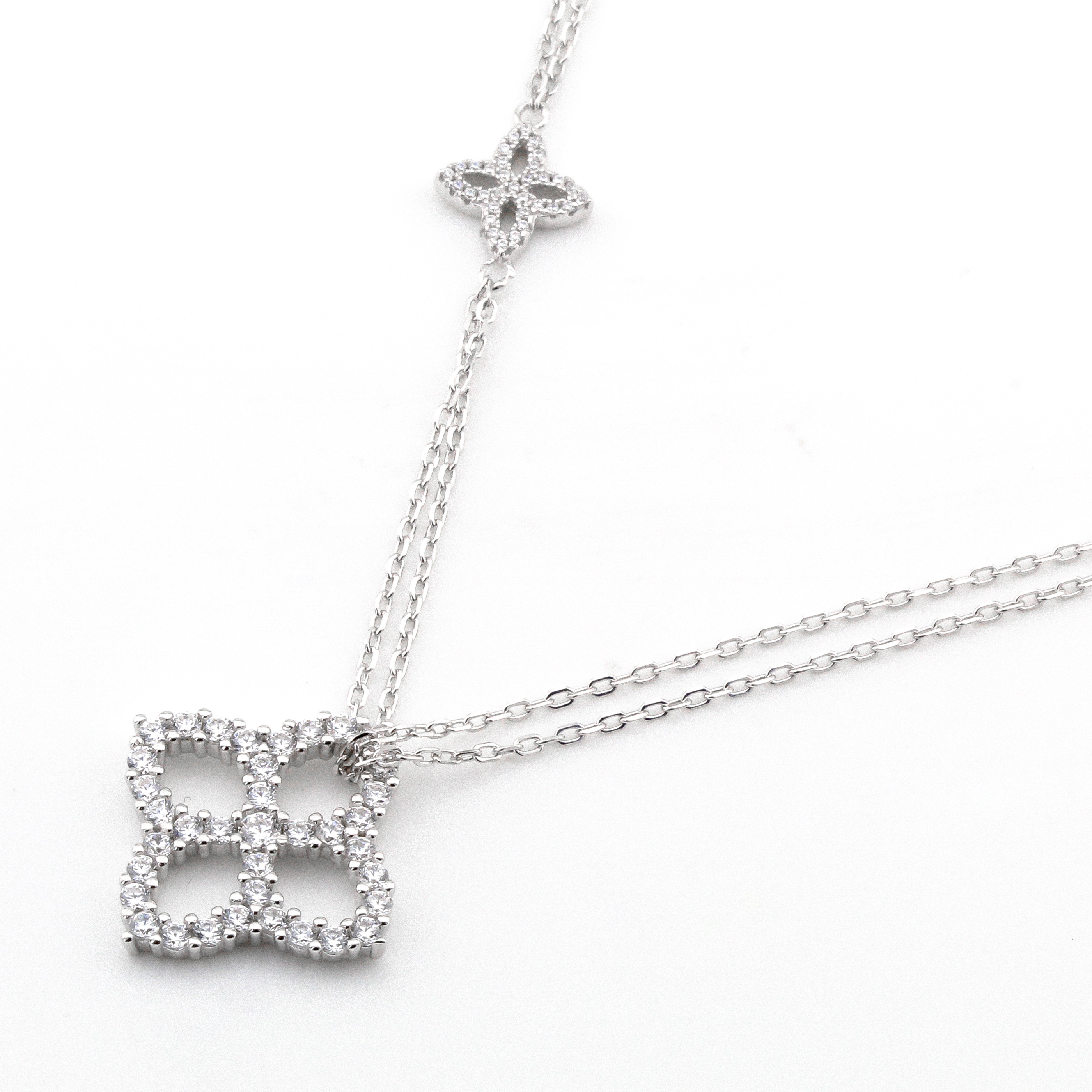 

Серебряное колье "Цветок" с фианитами KO14276 Диамант, 40 размер