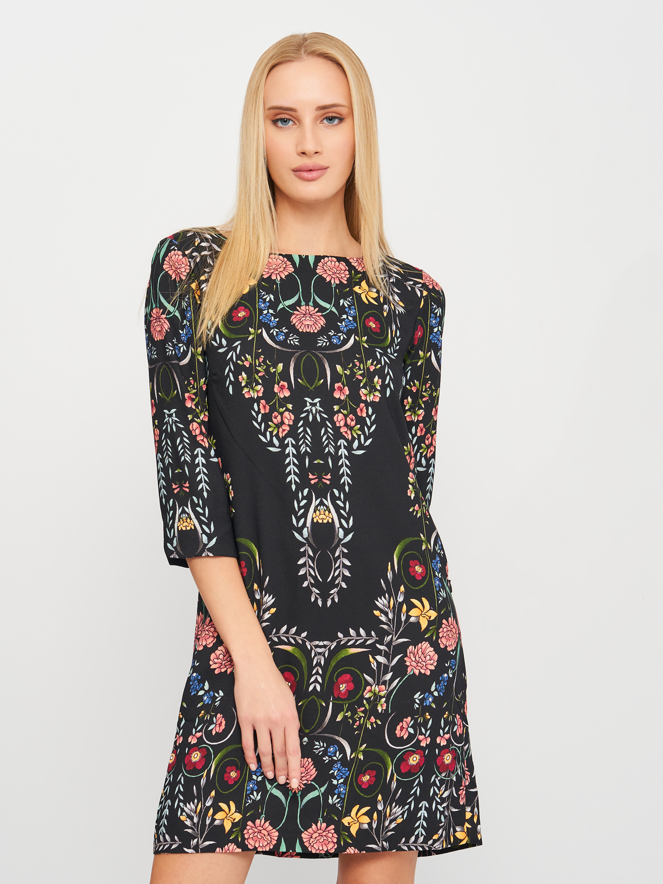 

Платье Desigual 18WWVW17-2000  Черное, Платье Desigual 18WWVW17-2000 38 Черное