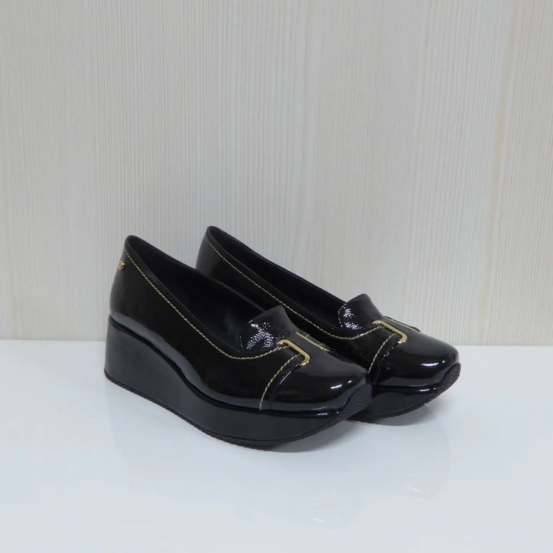 

Броги жіночі Kelton шкіра лакові 37 Чорні