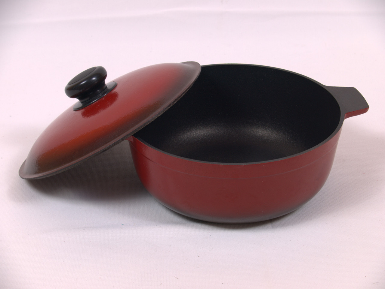 

Кастрюля 3-л с антипригарным покрытием ЛА03