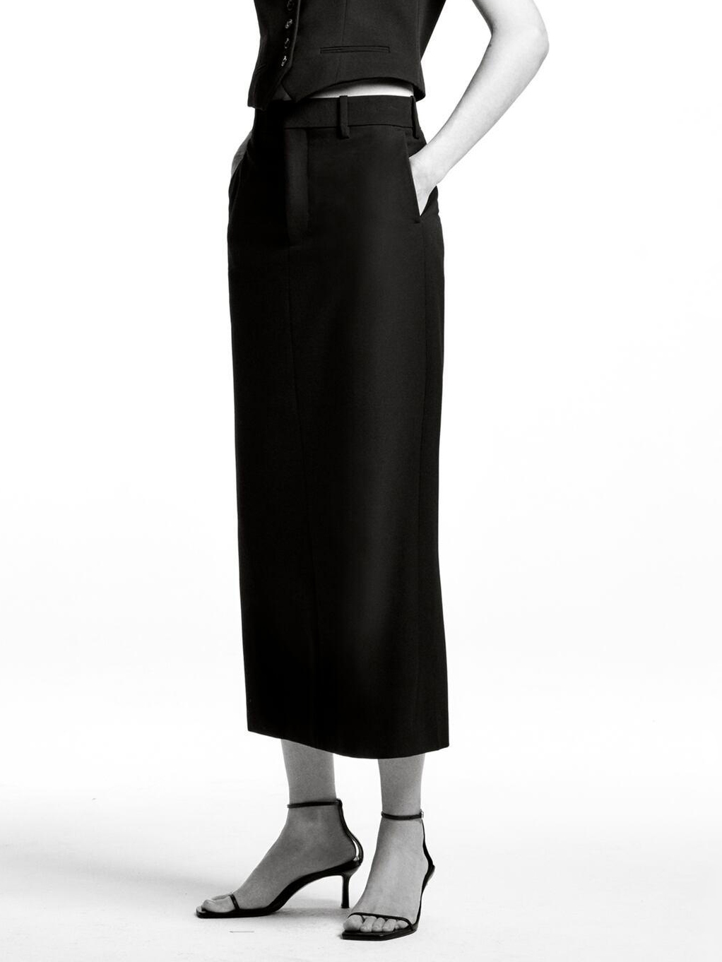 

Юбка Zara XAZ282798VRUR  Черная, Юбка Zara XAZ282798VRUR XS Черная