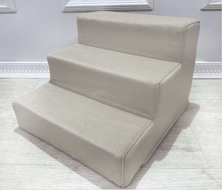 

Ступеньки лесенка для маленьких собак Кокотя на три ступеньки 40х54х30 см бежевая (S max)