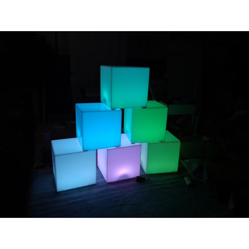 

LED Светильник Куб 16 цветов + режимы Tia-Sport, код: sm-0822