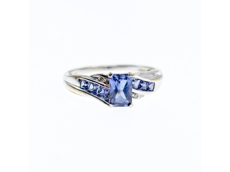 

Золотое Кольцо с иолитом и бриллиантами Натуральный Sky Jewelry 002428