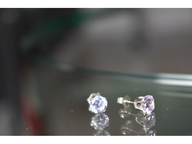

Серебряные серьги-гвоздики с сиреневым фианитом Sky Jewelry 000883
