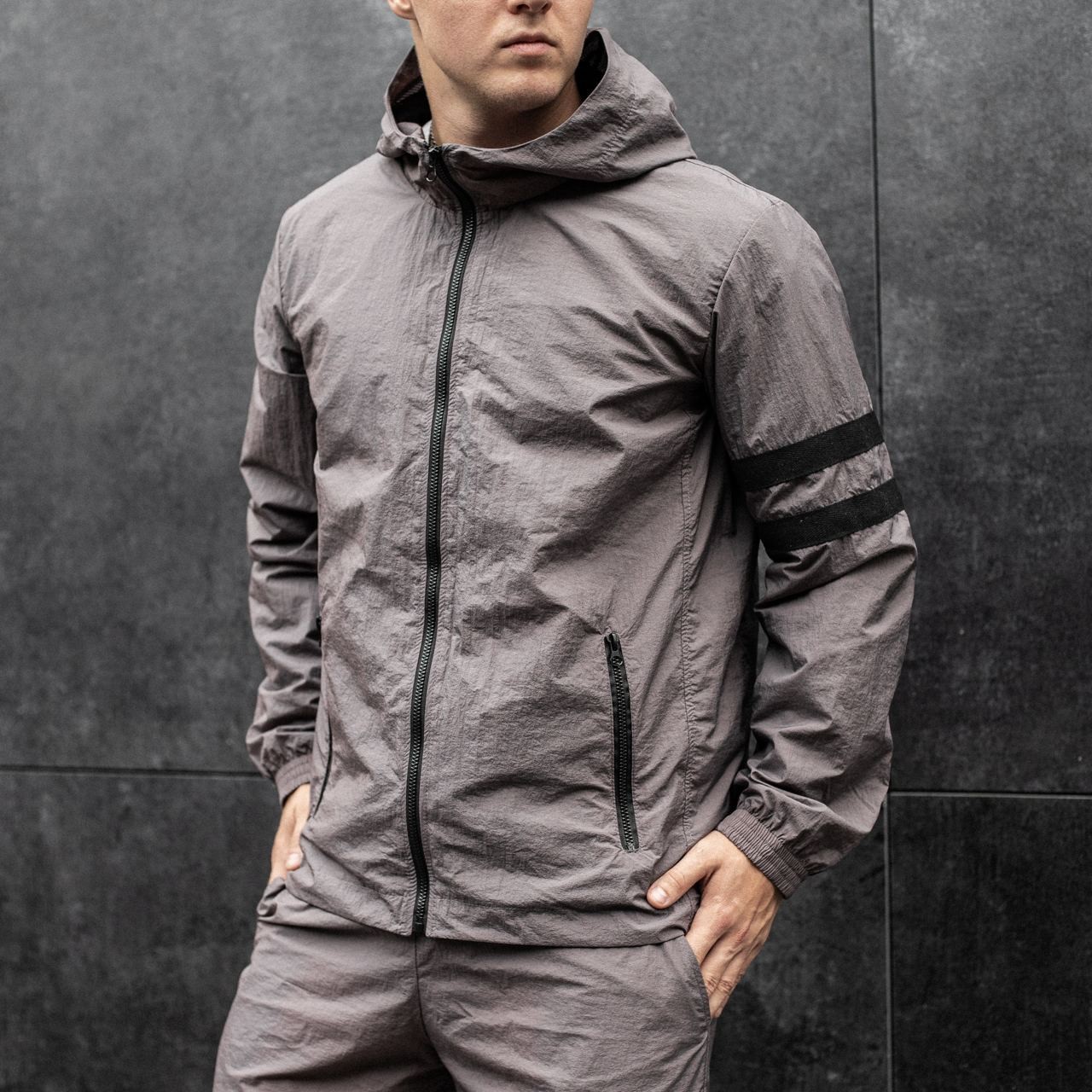 

Сучасний чоловічий костюм дождьовик топової моделі ASOS size  сірий, Сучасний чоловічий костюм дождьовик топової моделі ASOS size M сірий
