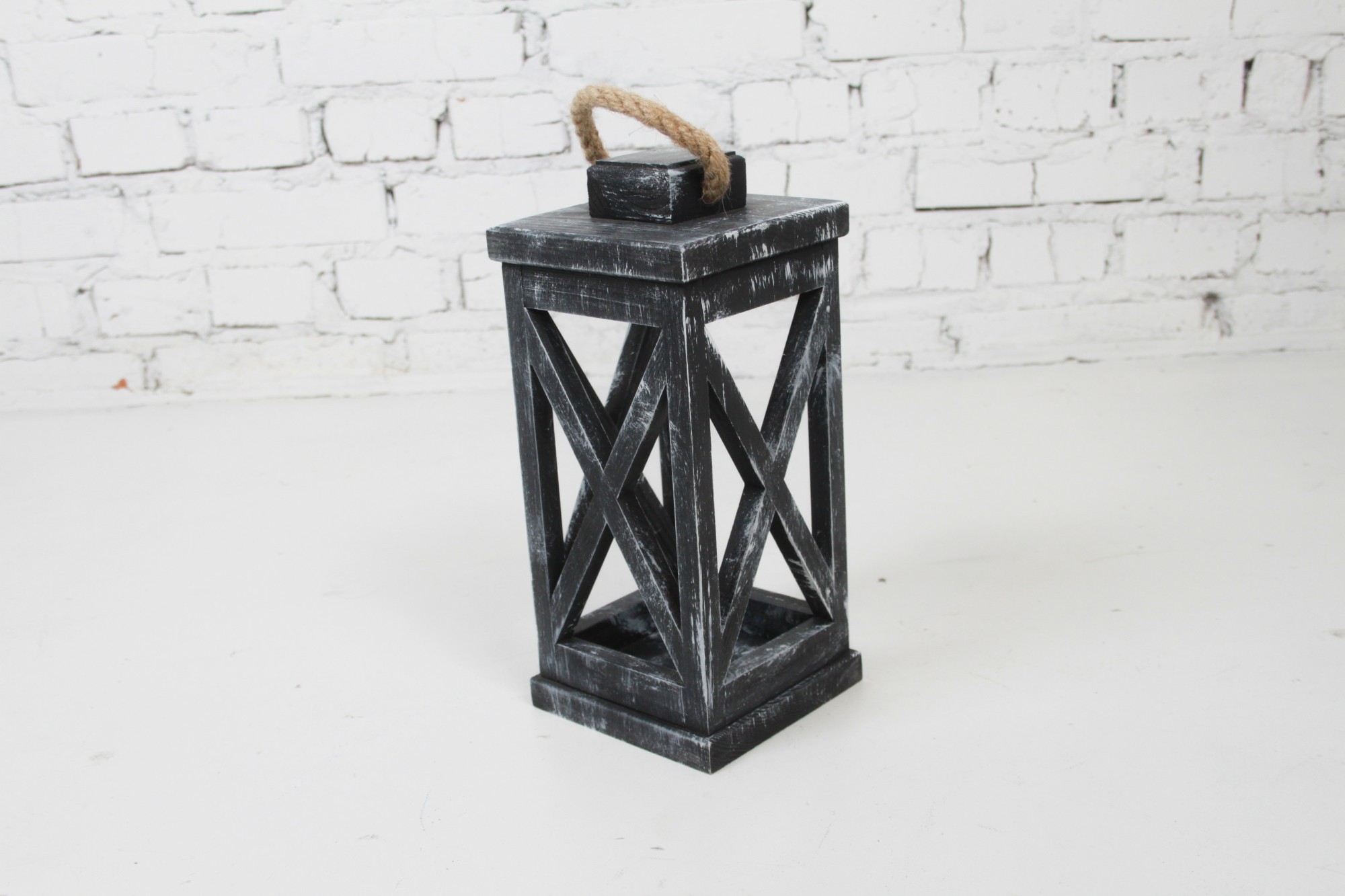 

Деревянный фонарь Decor PW 14 х 14 х 33 см черный с белым