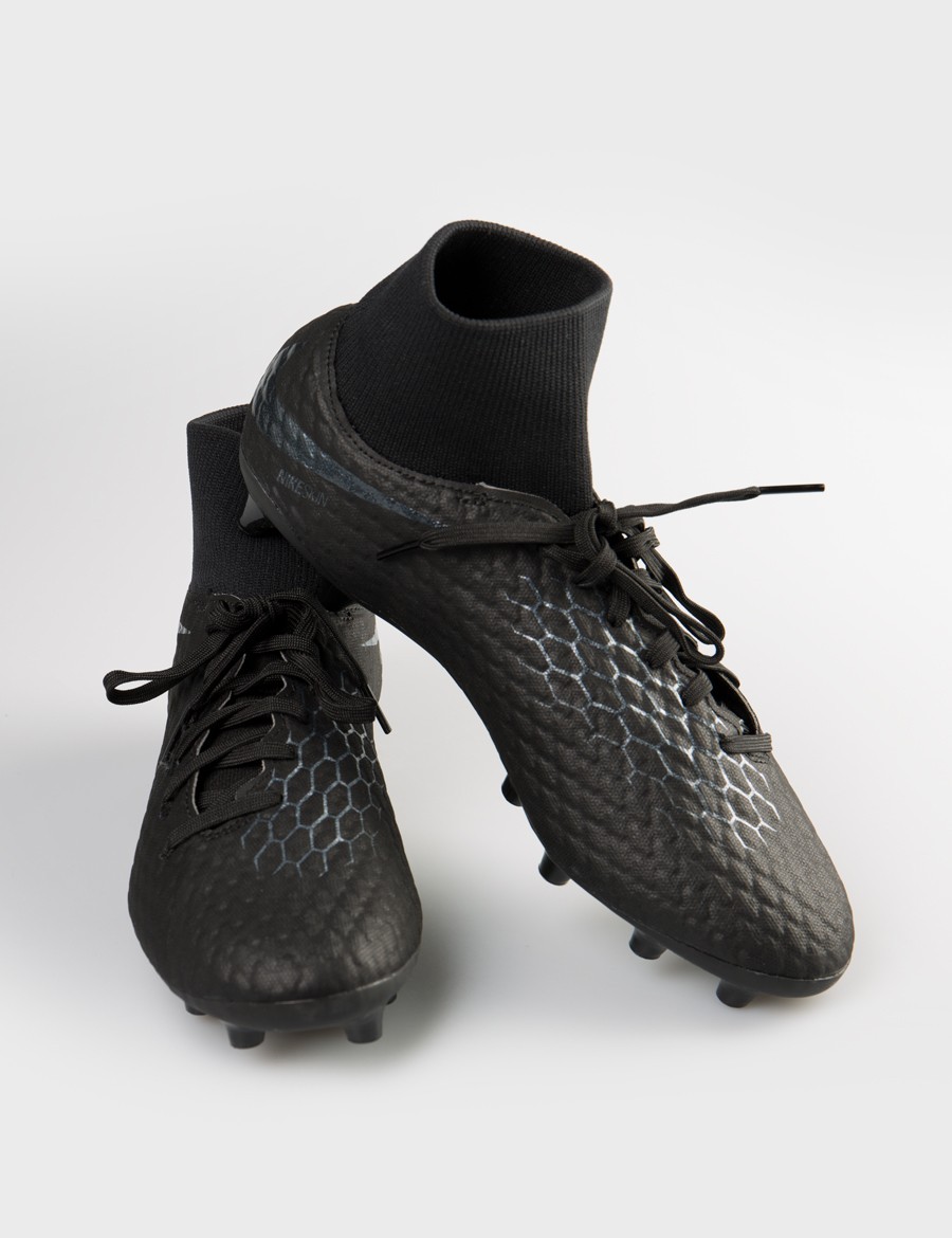 

Бутсы Nike HYPERVENOM 11 черные