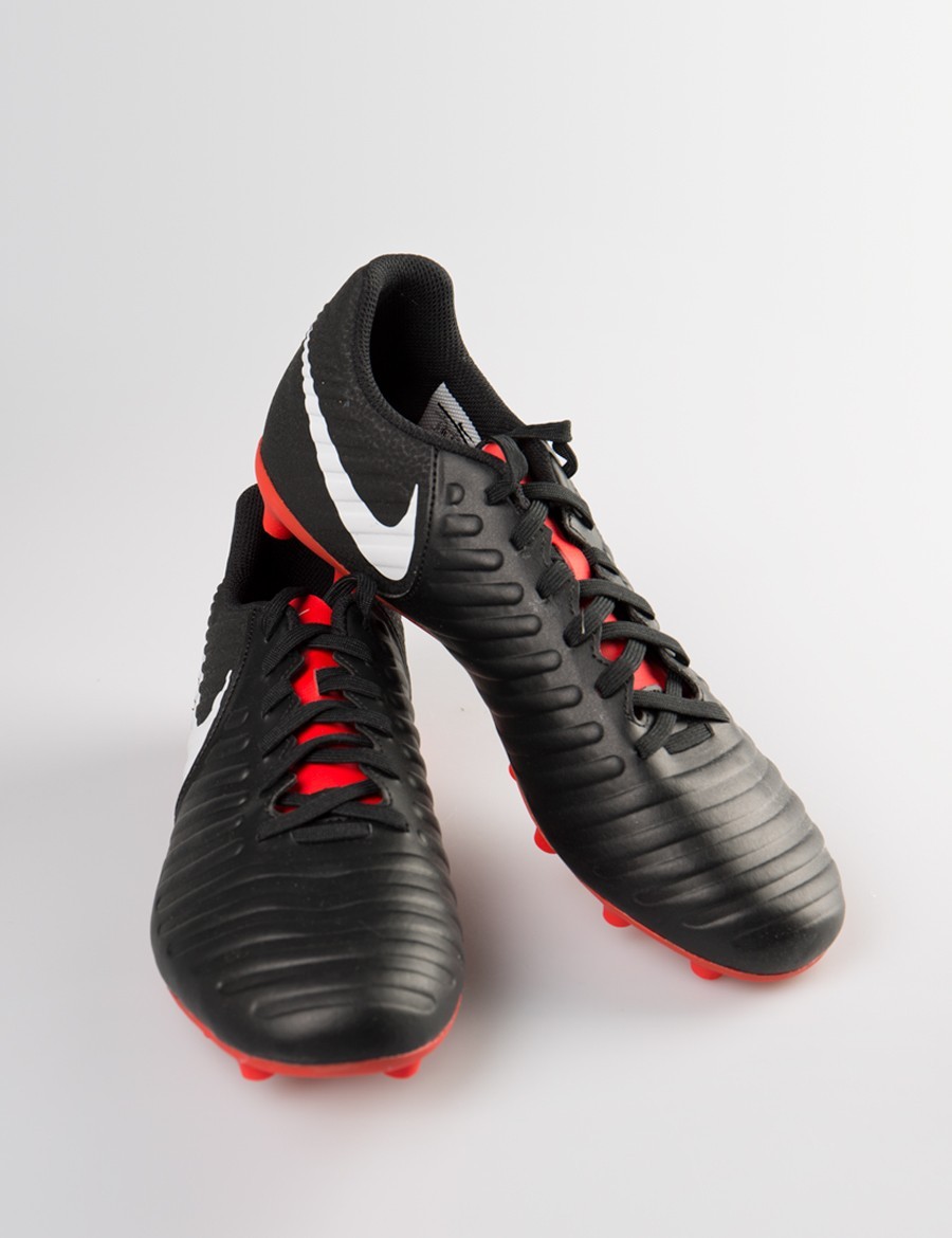 

Бутсы Nike LEGEND 12 черные
