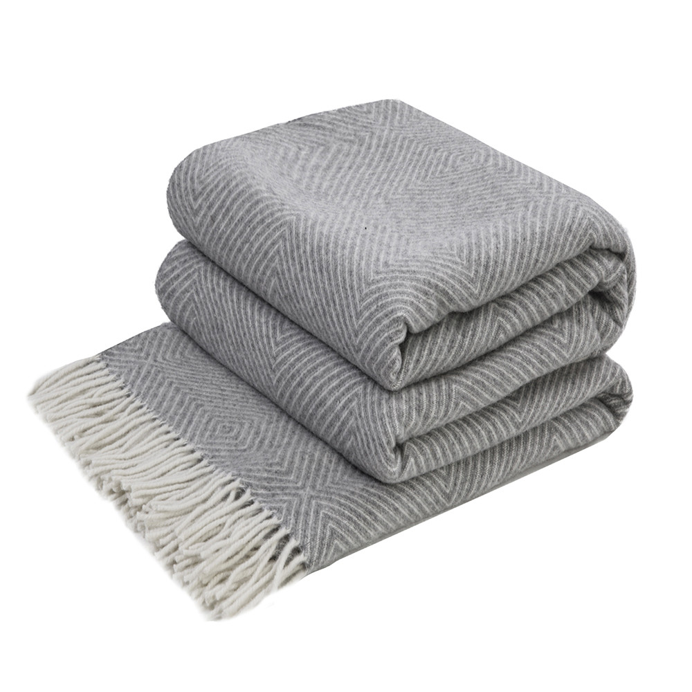 

Плед Ромб шерсть бело-серый Love You 4236 140x200 см