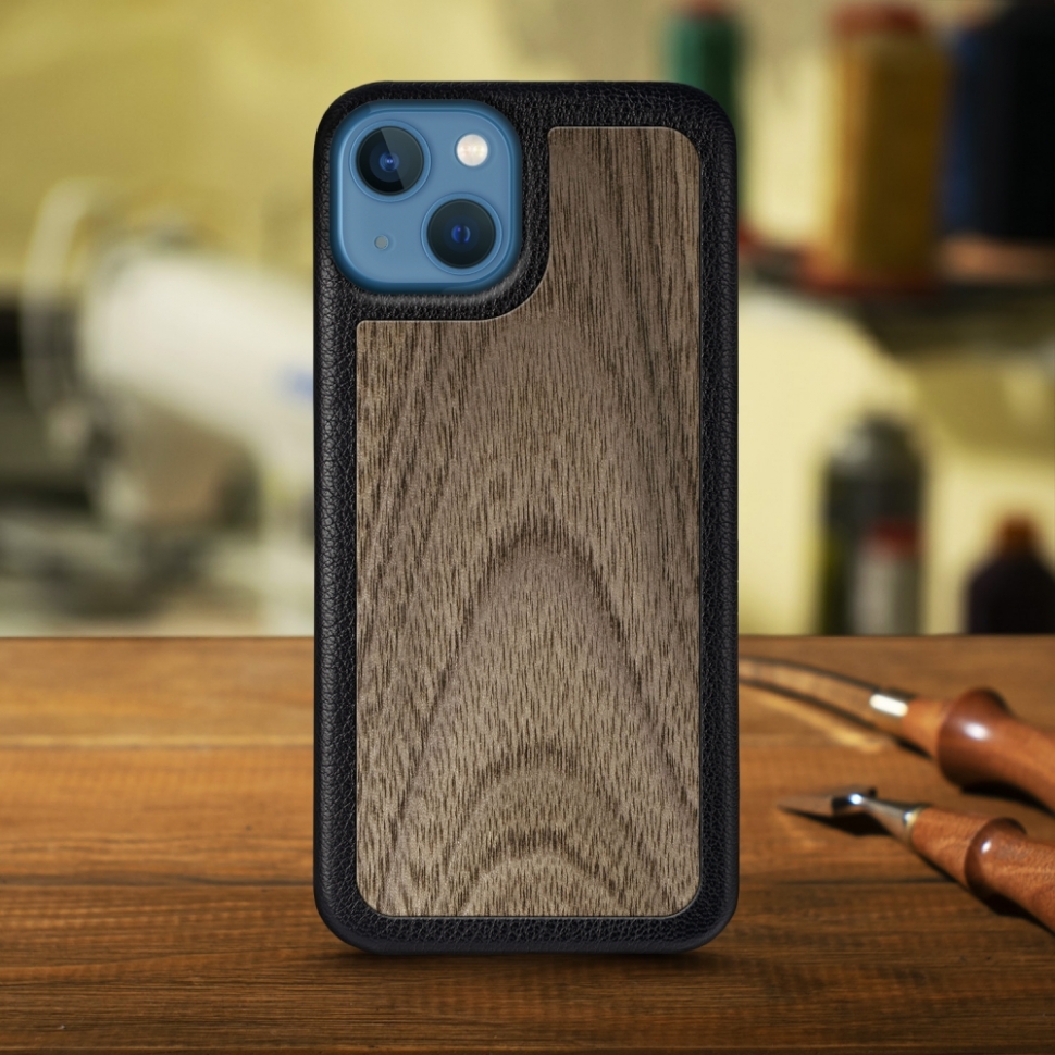 

Кожаная накладка Stenk WoodBacker для Apple iPhone 13 Чёрная