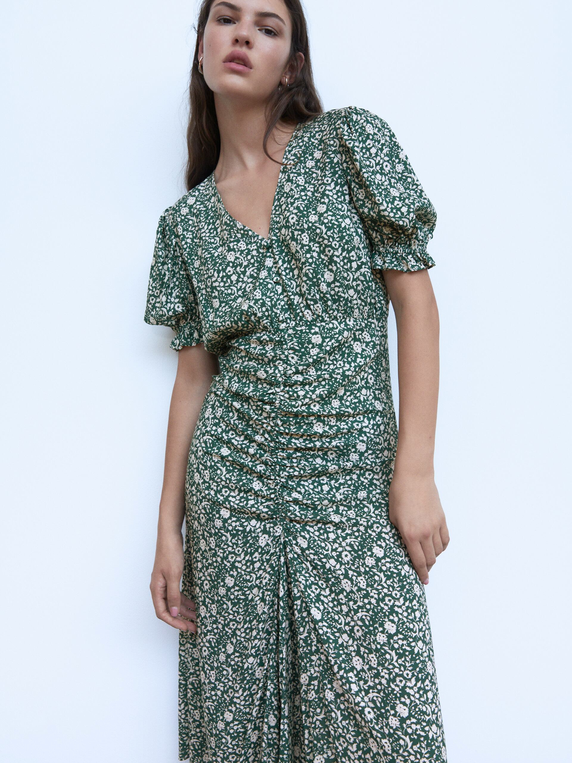 

Платье Zara 8514/157/098 S Зеленое