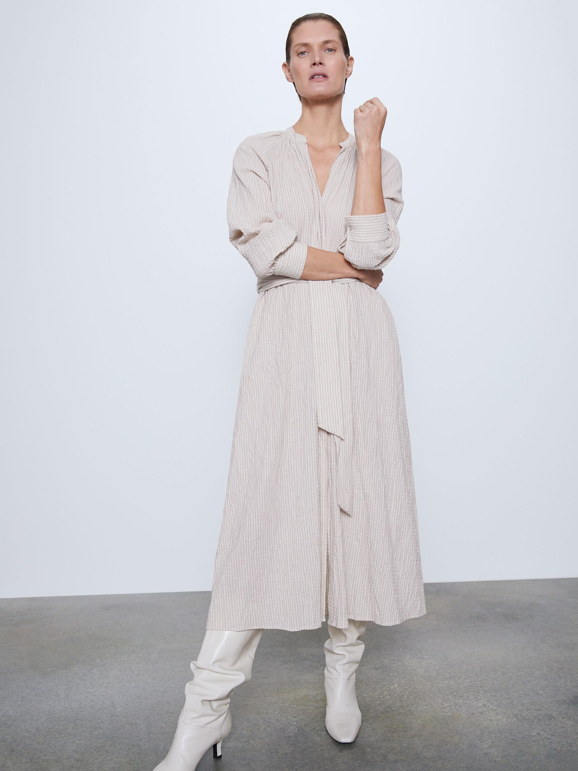 

Платье Zara 9479/061/711 M Бежевое