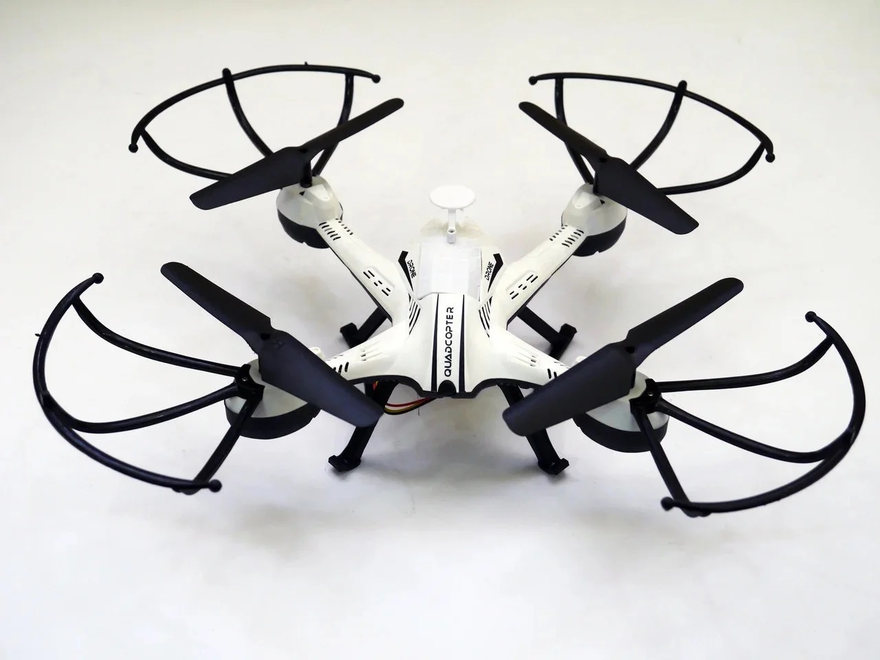 

Квадрокоптер Drone CX006 c WiFi камерой